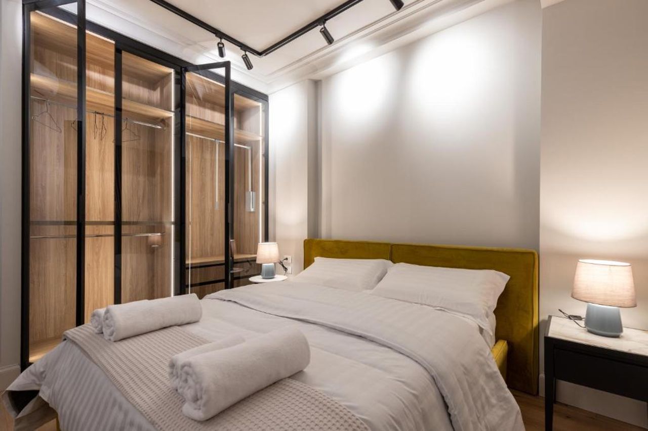 Night Inn Tirana