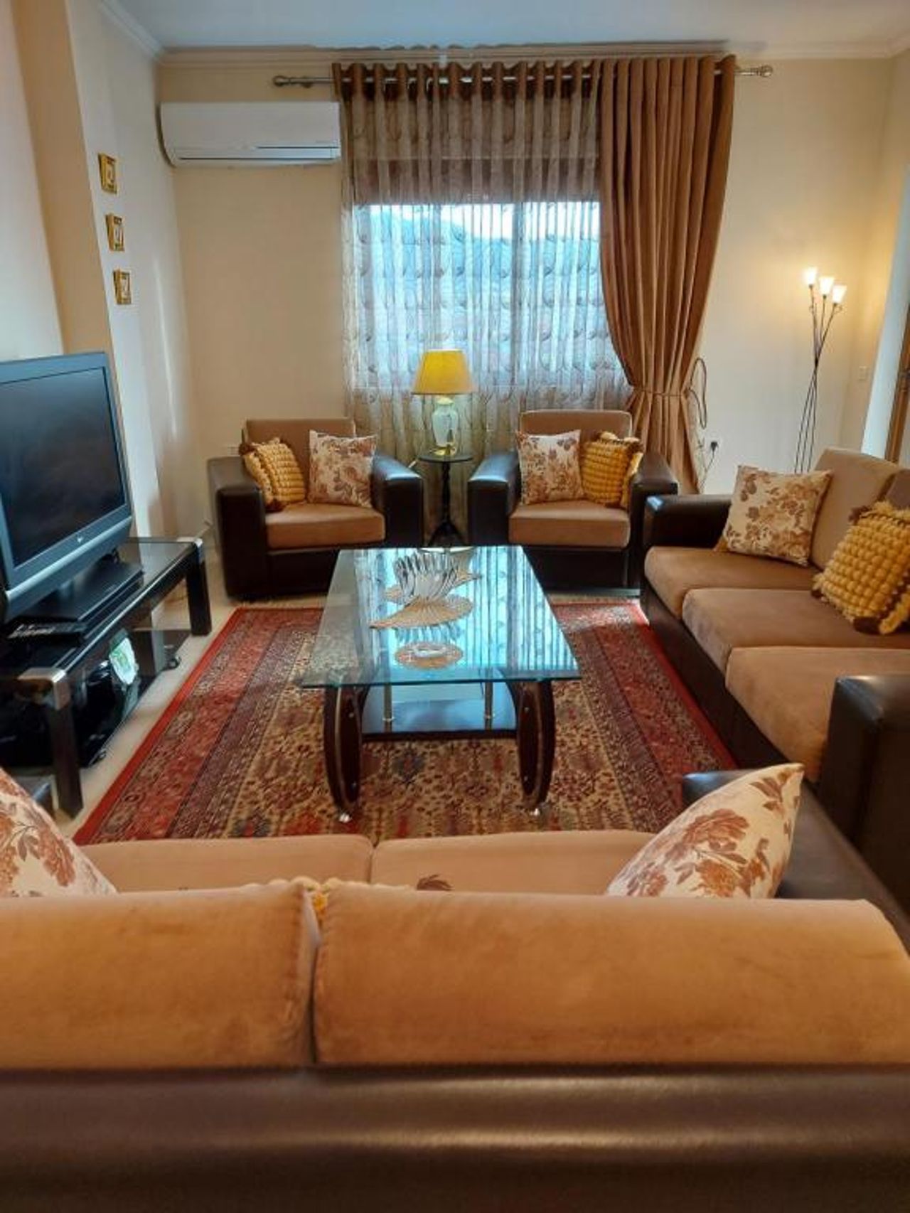 Geni Apartment