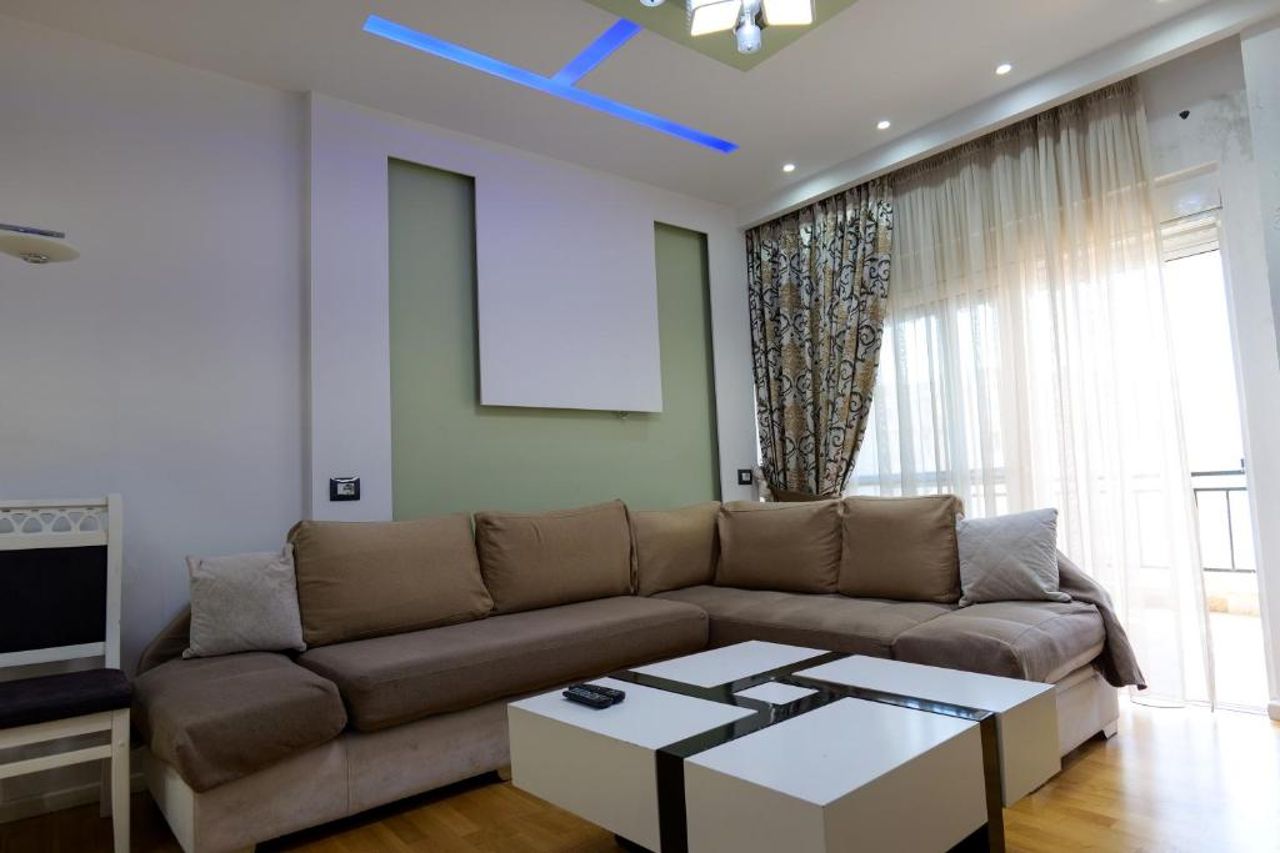Sion Saranda Apartment 21 , a three bedroom apartment in the center of the city