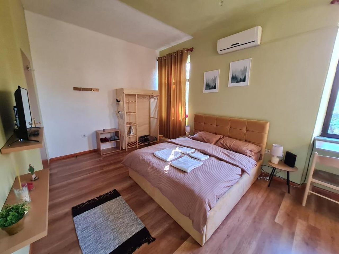 Ex-Block District charming studio apartment with treeish sorrounding view!