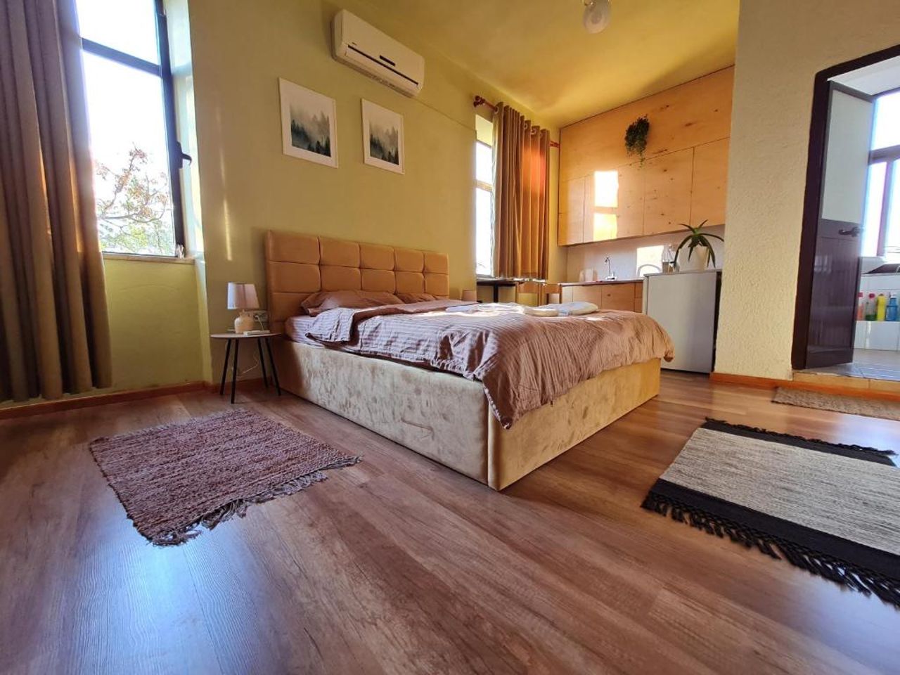 Ex-Block District charming studio apartment with treeish sorrounding view!