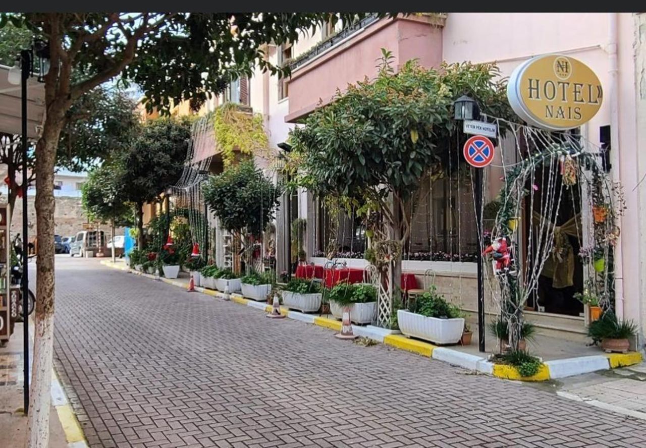 Hotel Nais