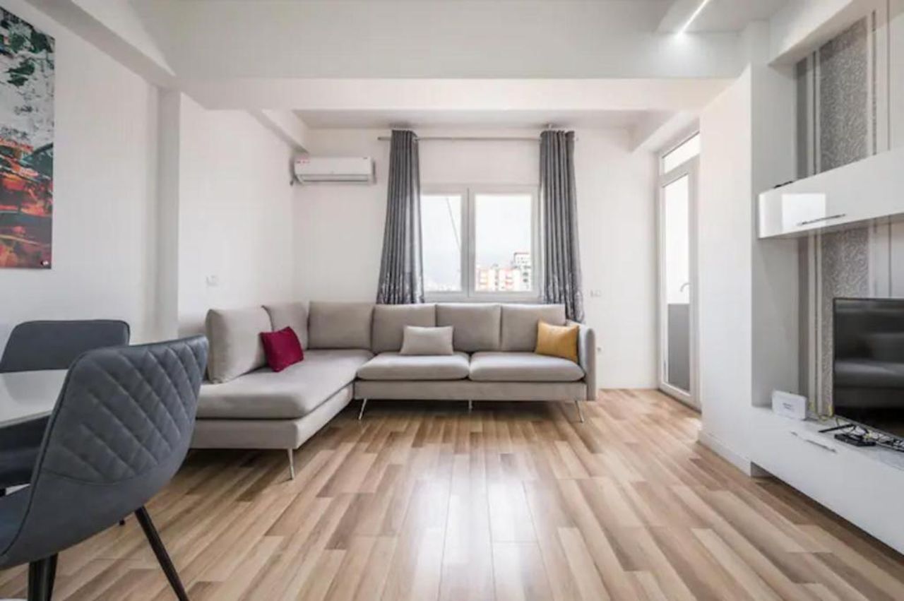 Miku Apartment-Incredible City View 2Bd Apartment at Myslym Shyri