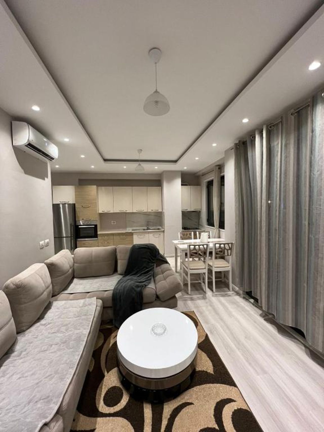 090 Apartments