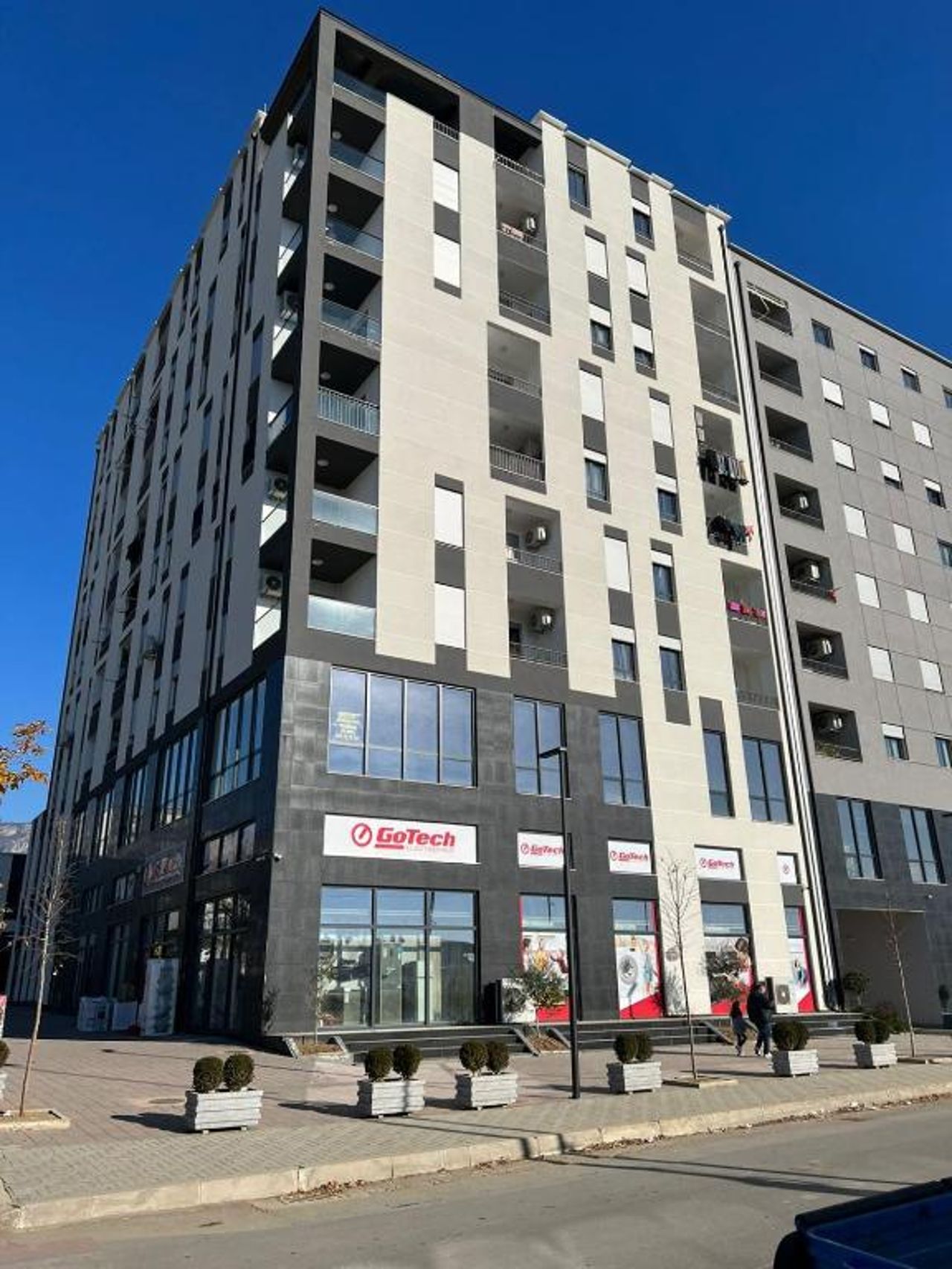 090 Apartments