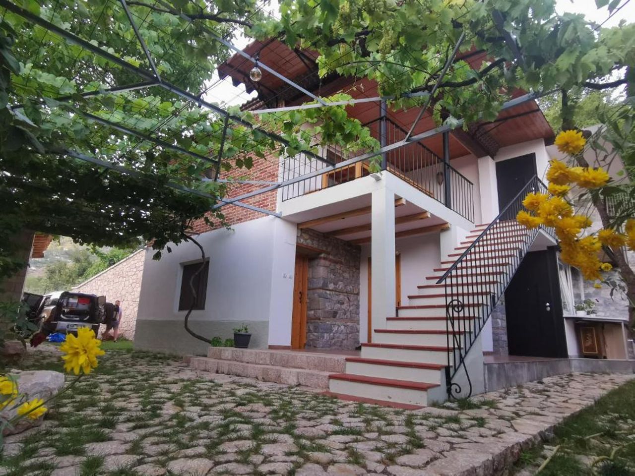 VILA RIRA - Rrajcë, Shebenik