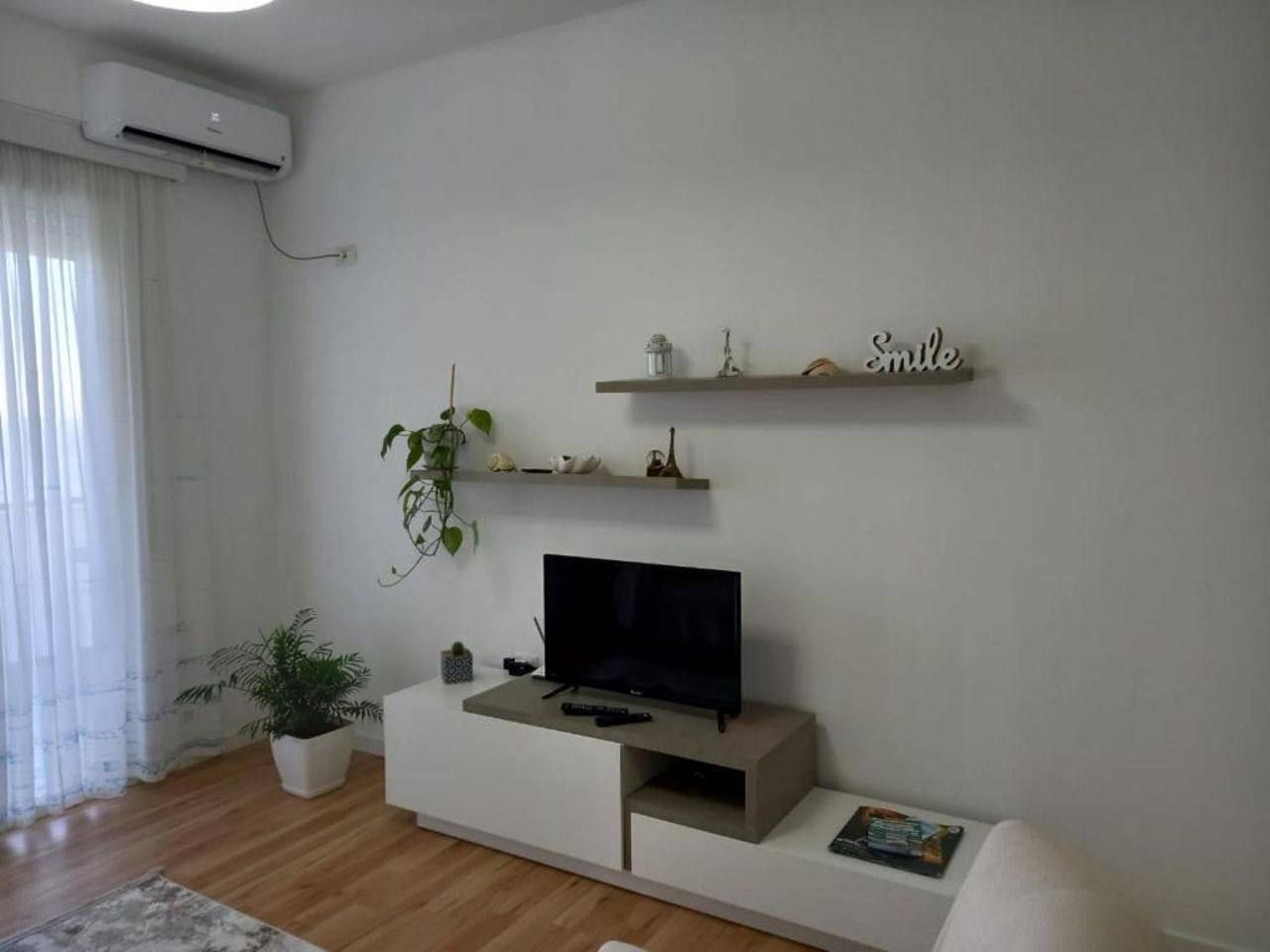 Hermes Apartment