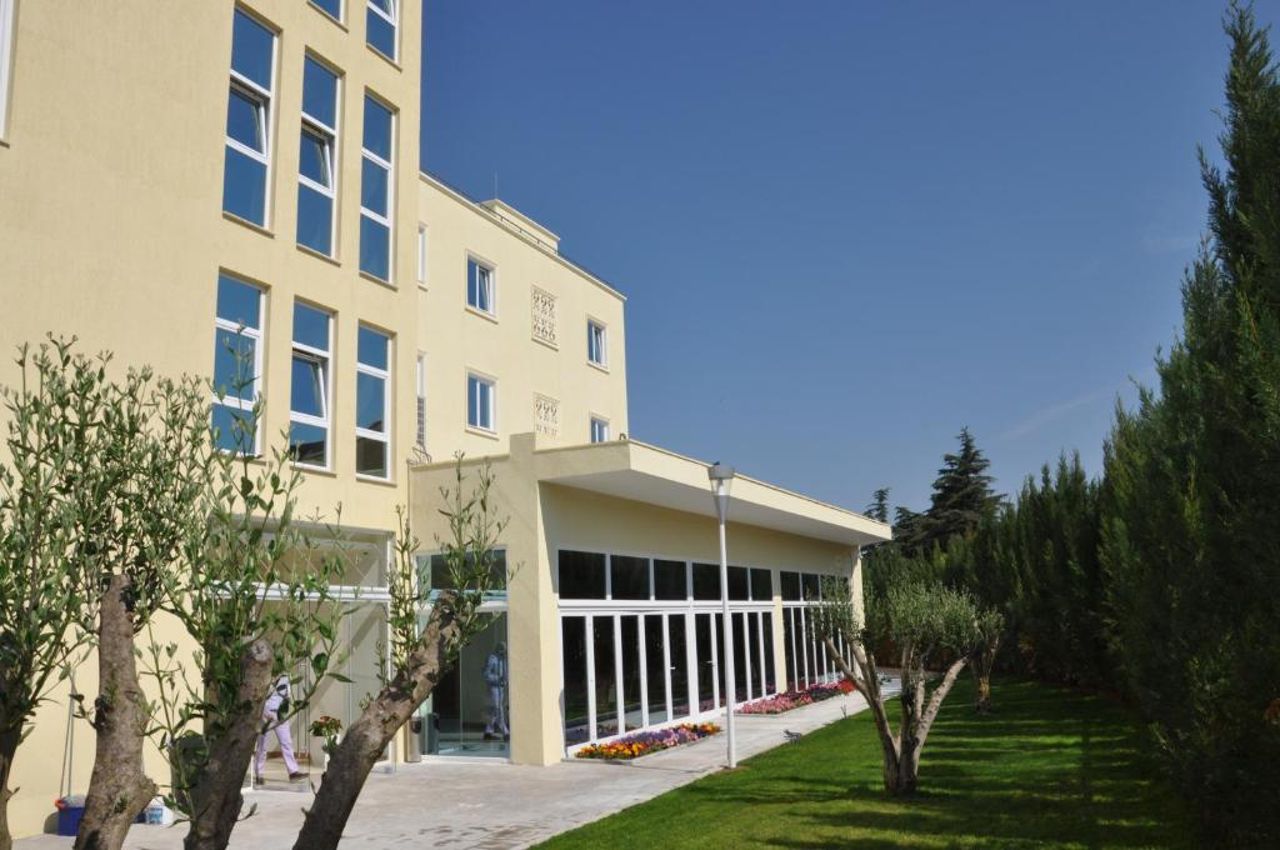 Grand White City Hotel