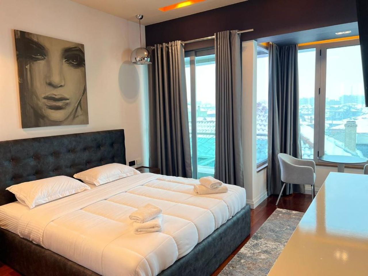 Secret Hotel,Korce