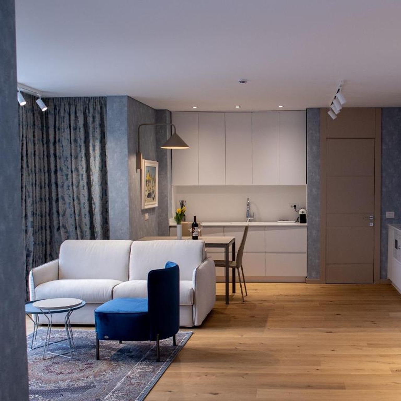 Seven Luxury Suites