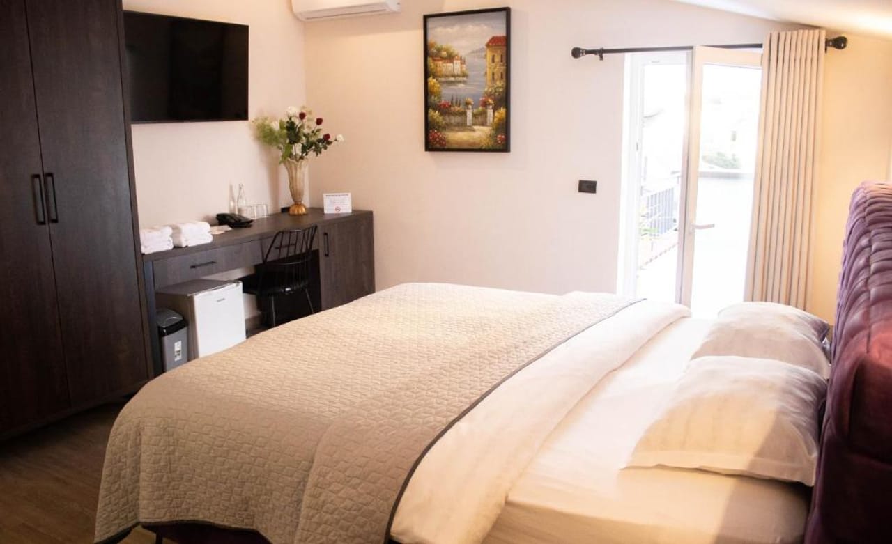 Venis Hotel