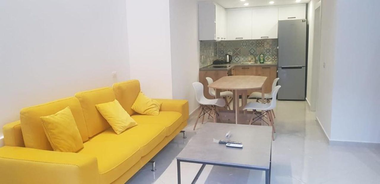 Lovely duplex apartment with patio, 100m from the beach!