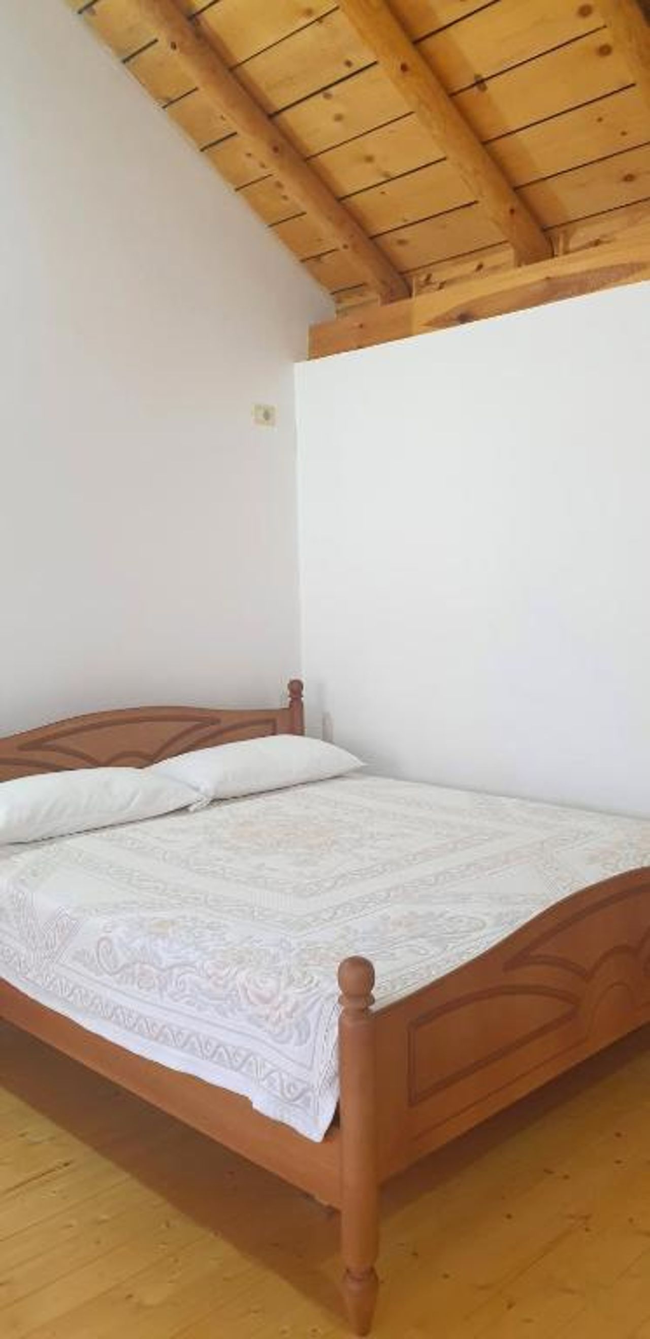 Bujtina Peshtan Guesthouse&Camping