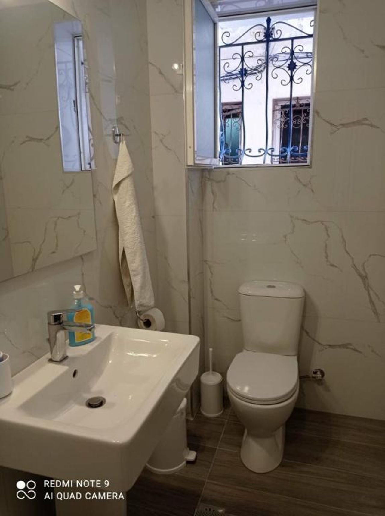 Port Side - 2BR Apartment - Center Location