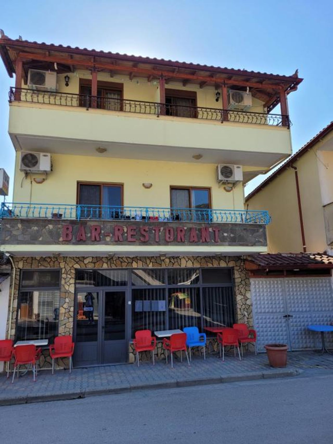Nako Guest House bar&restaurants