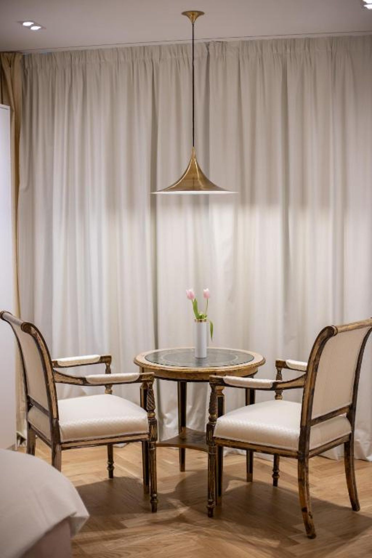 Seven Luxury Suites