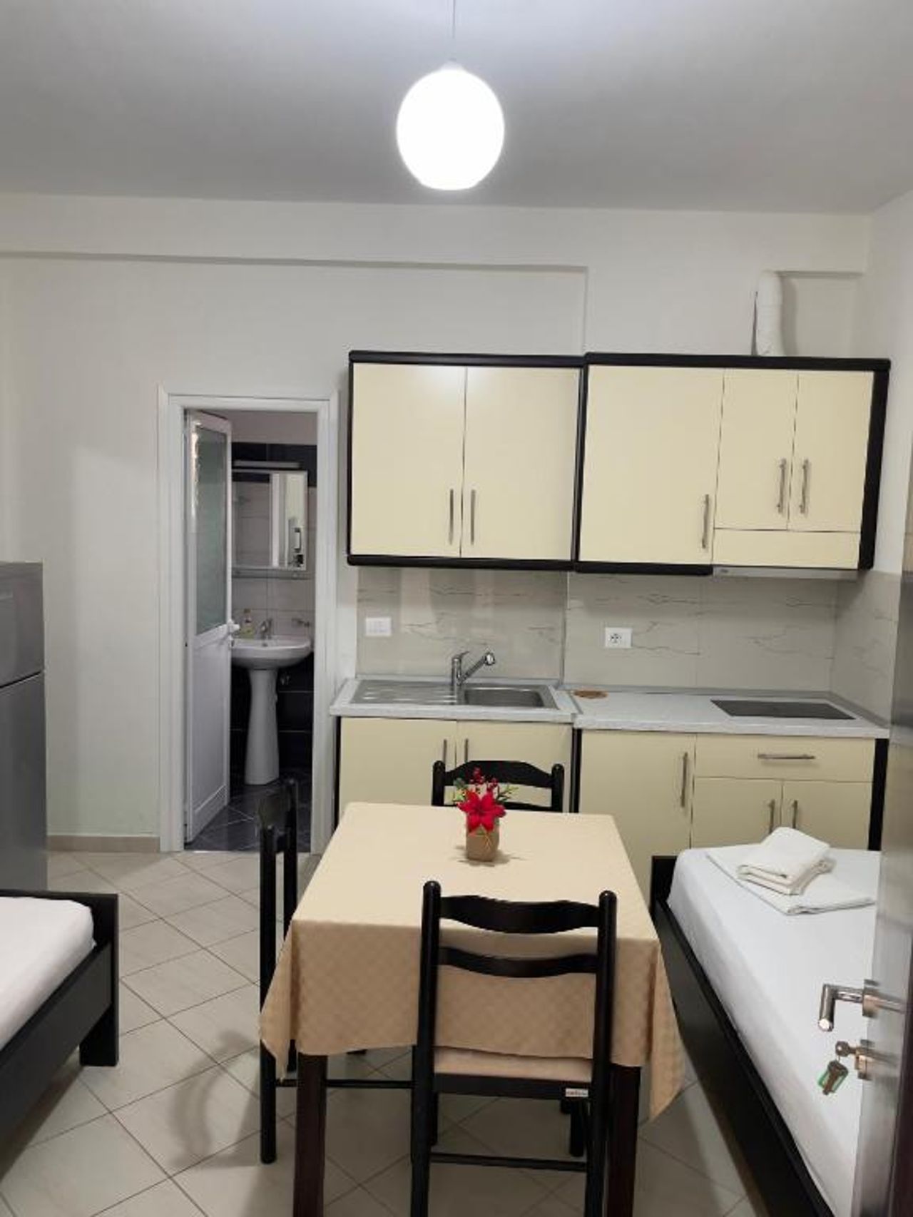 Xhonis Apartments