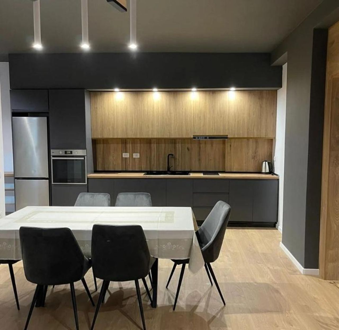 The Enomis Apartment