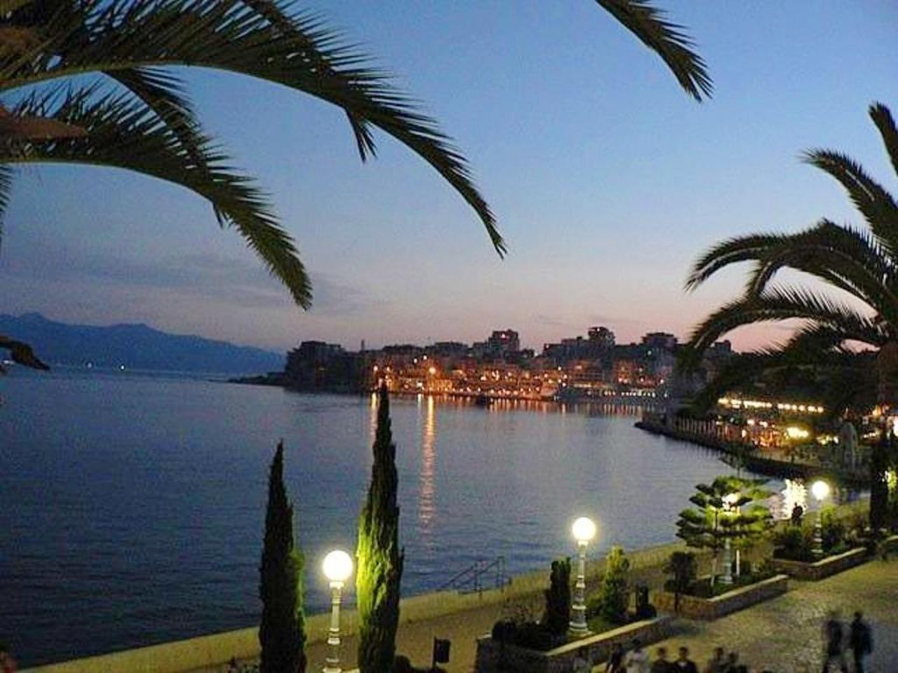 2 bedrooms appartement at Sarande 100 m away from the beach with balcony and wifi