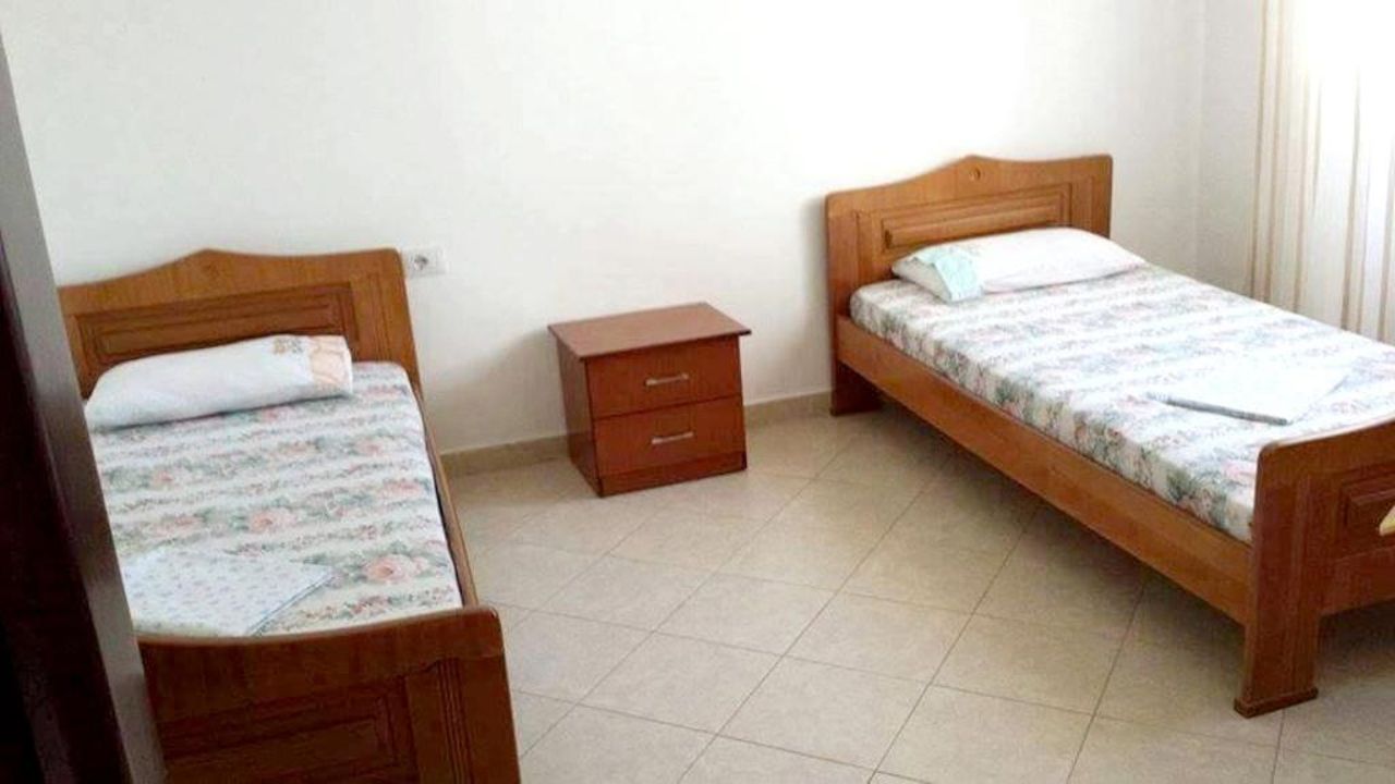 2 bedrooms appartement at Sarande 100 m away from the beach with balcony and wifi