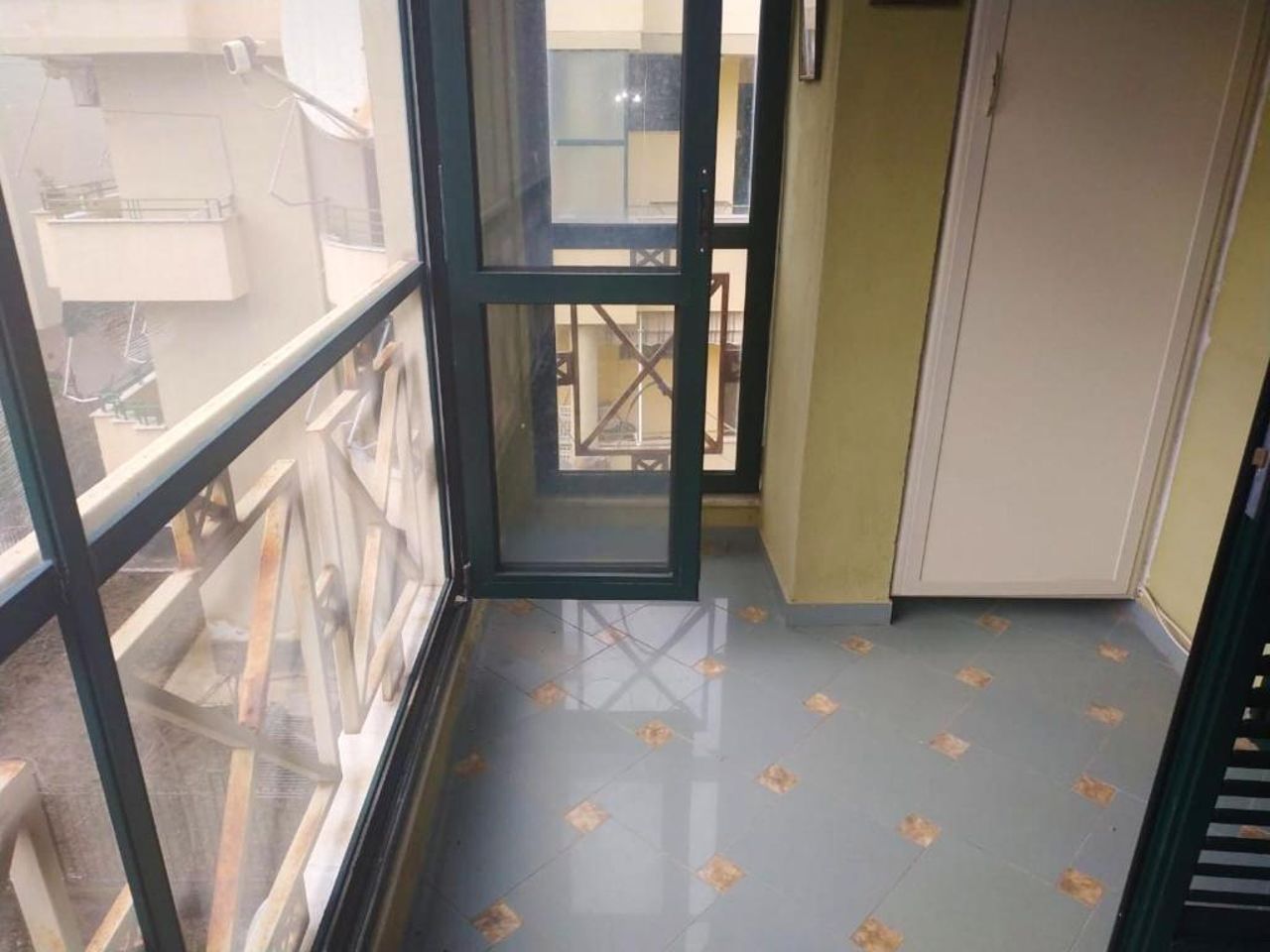 One bedroom appartement at Durres 50 m away from the beach with sea view and furnished balcony