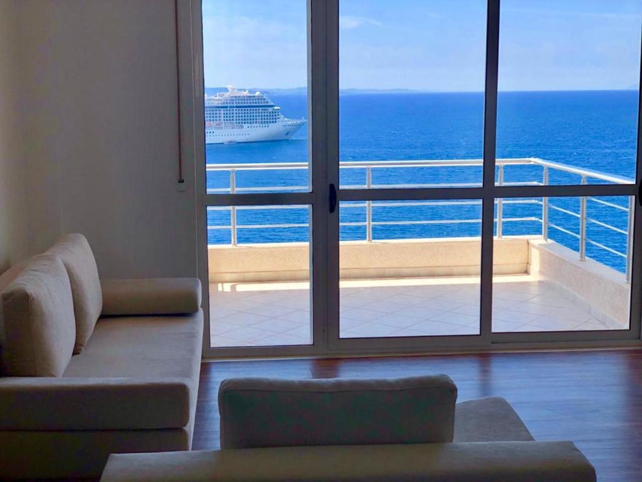 One bedroom appartement at Sarande 10 m away from the beach with sea view and terrace