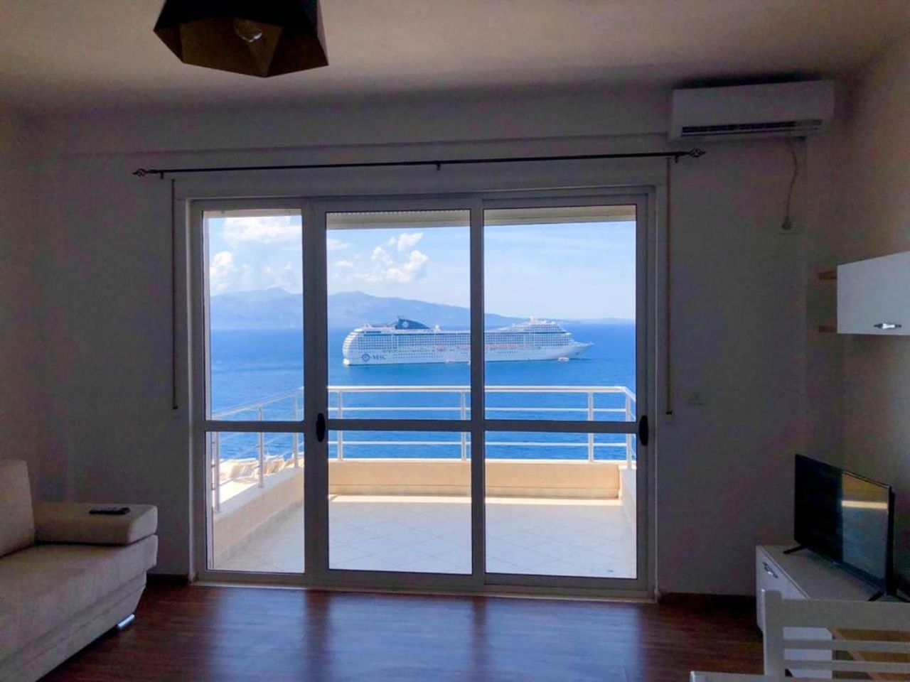 One bedroom appartement at Sarande 10 m away from the beach with sea view and terrace