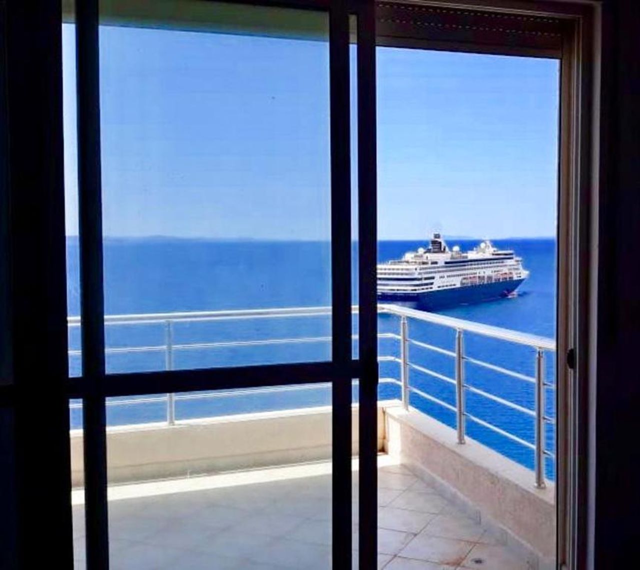 One bedroom appartement at Sarande 10 m away from the beach with sea view and terrace