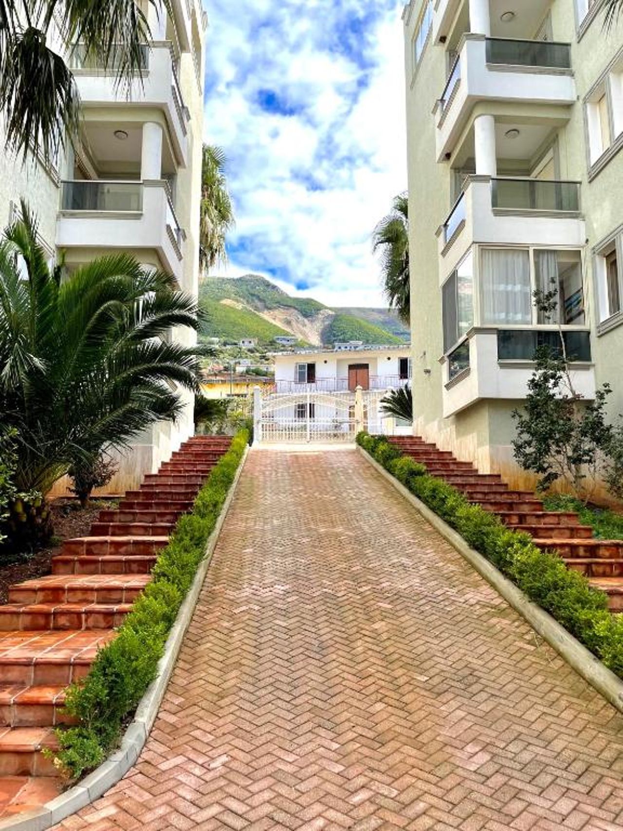 Luxury Residence 1