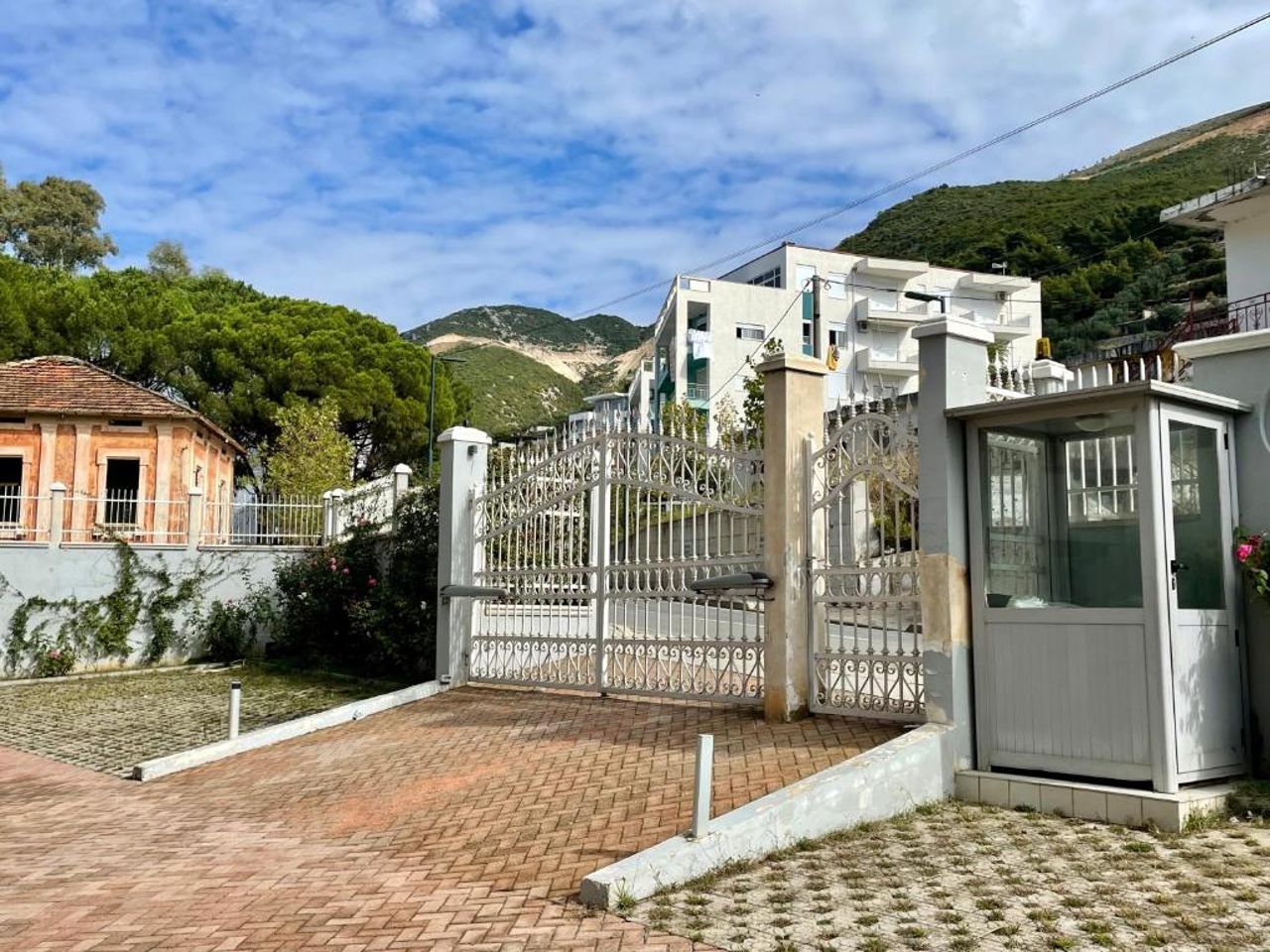 Luxury Residence 1