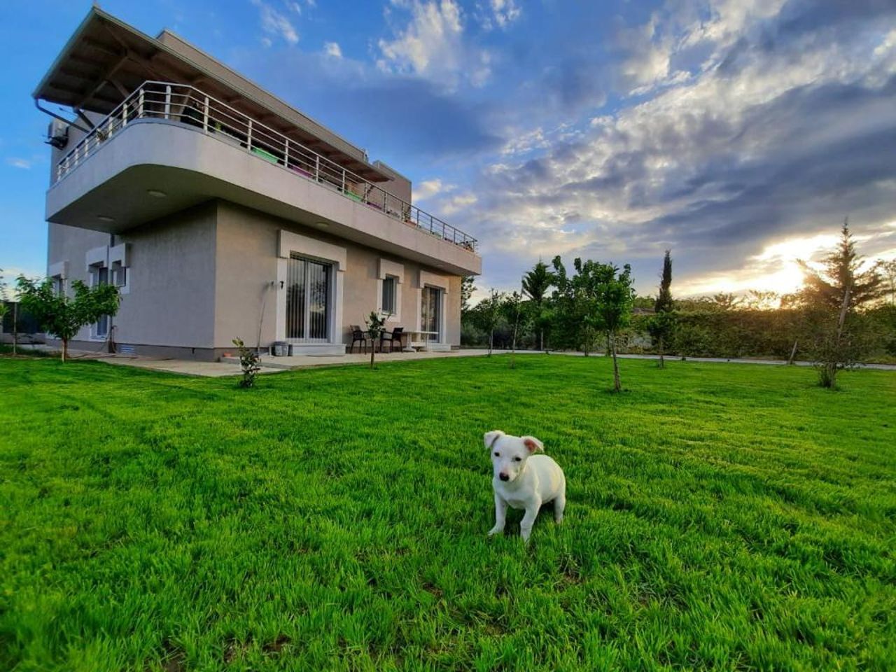 Hilltop Hideaway
