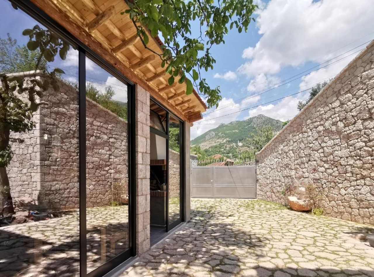 VILA RIRA - Rrajcë, Shebenik