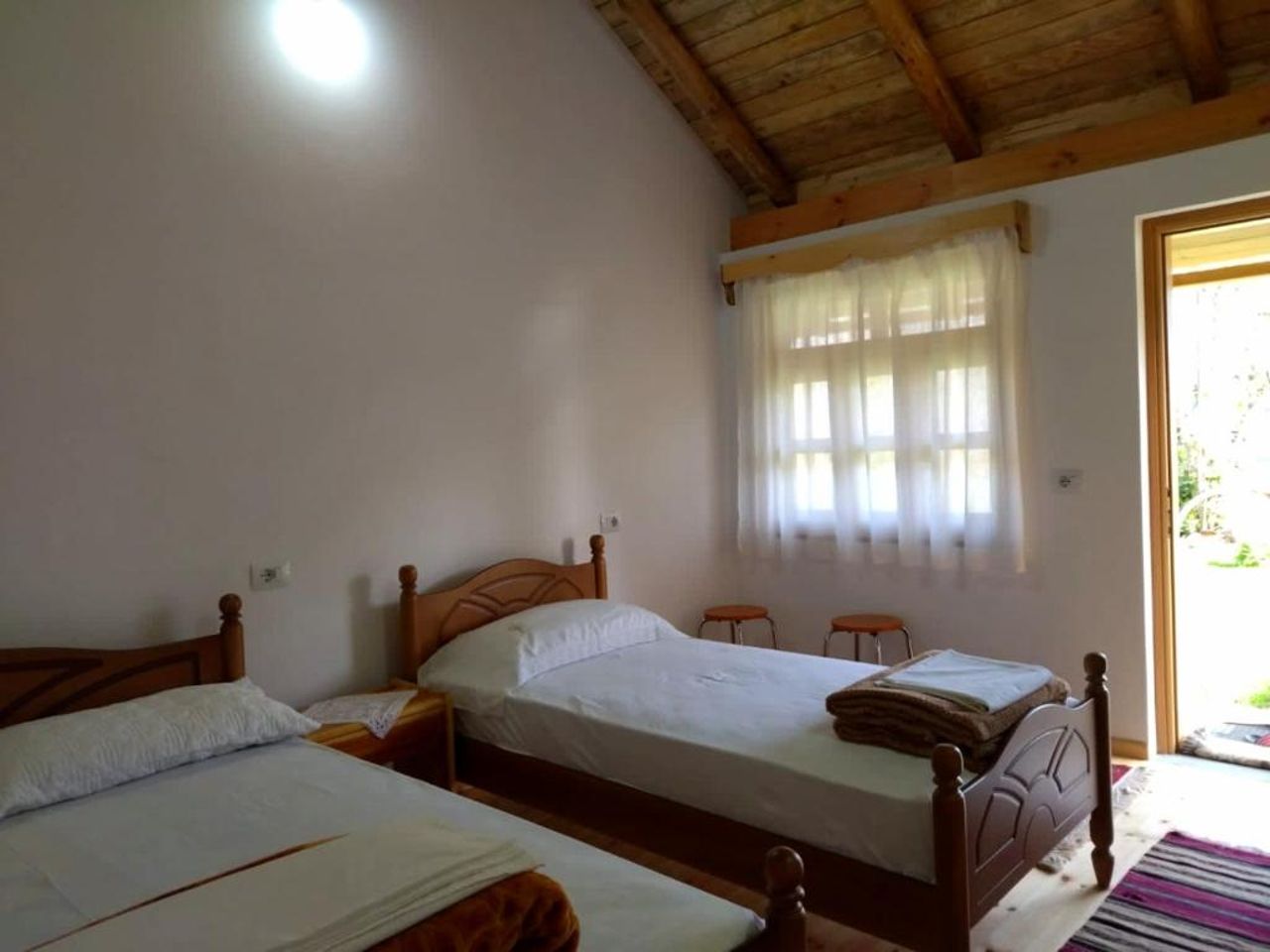 Bujtina Peshtan Guesthouse&Camping