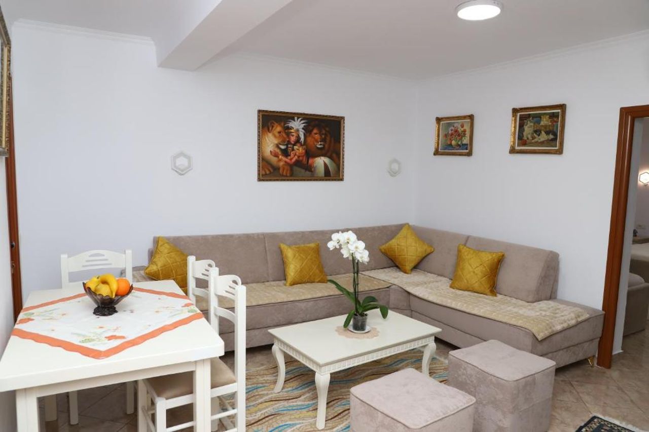 Downtown Apartment 2