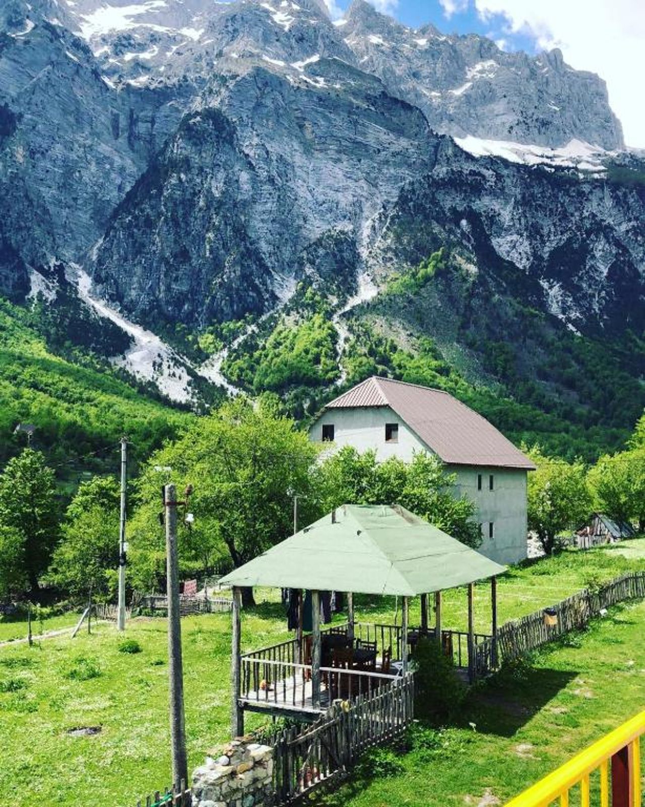 Bujtina Kometa