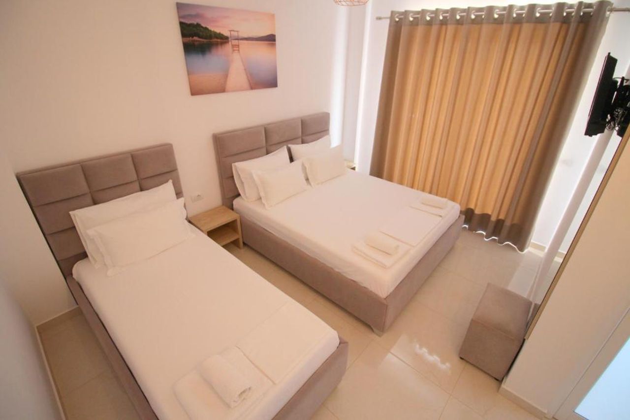 J&B Hotel