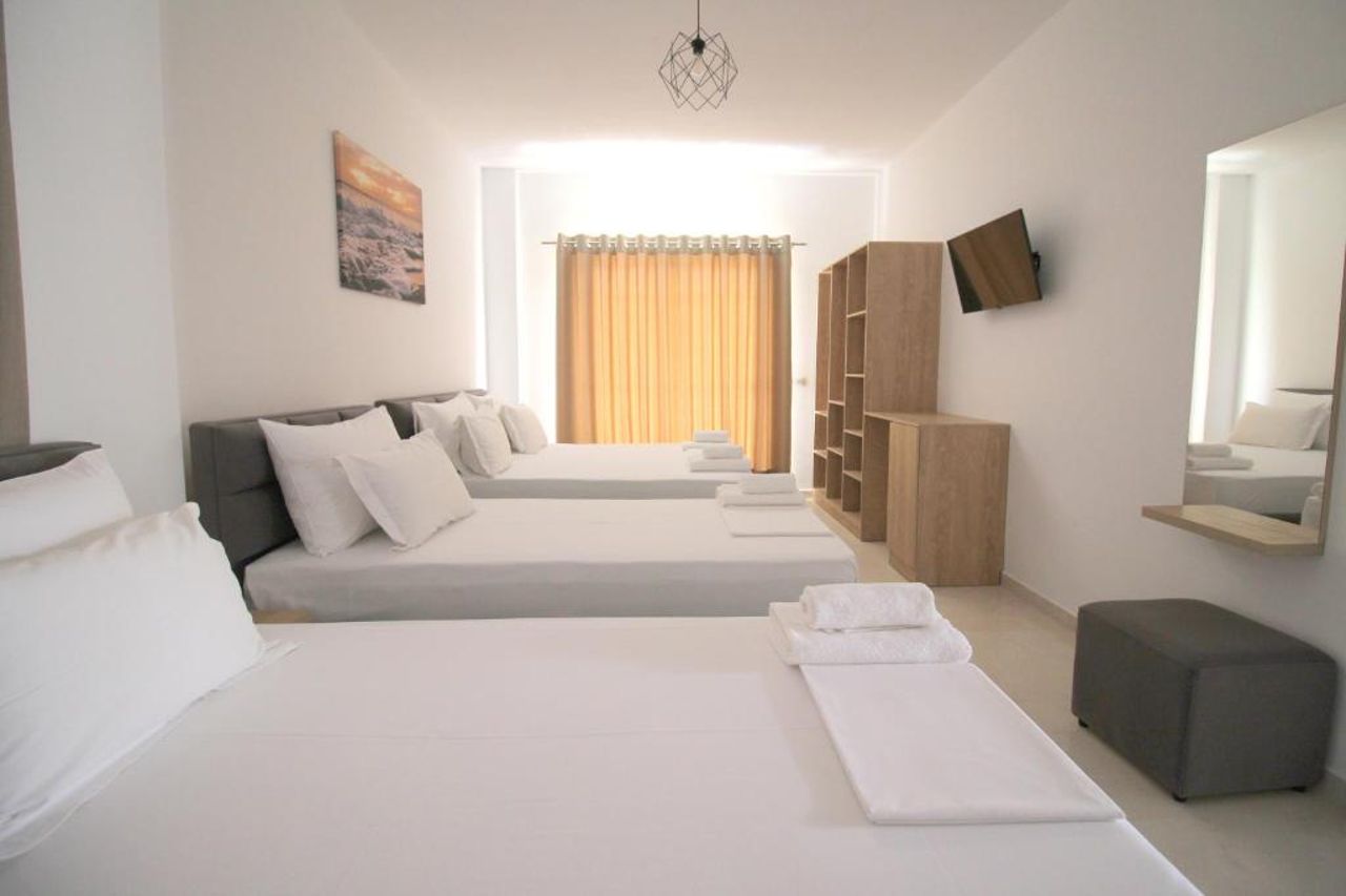 J&B Hotel