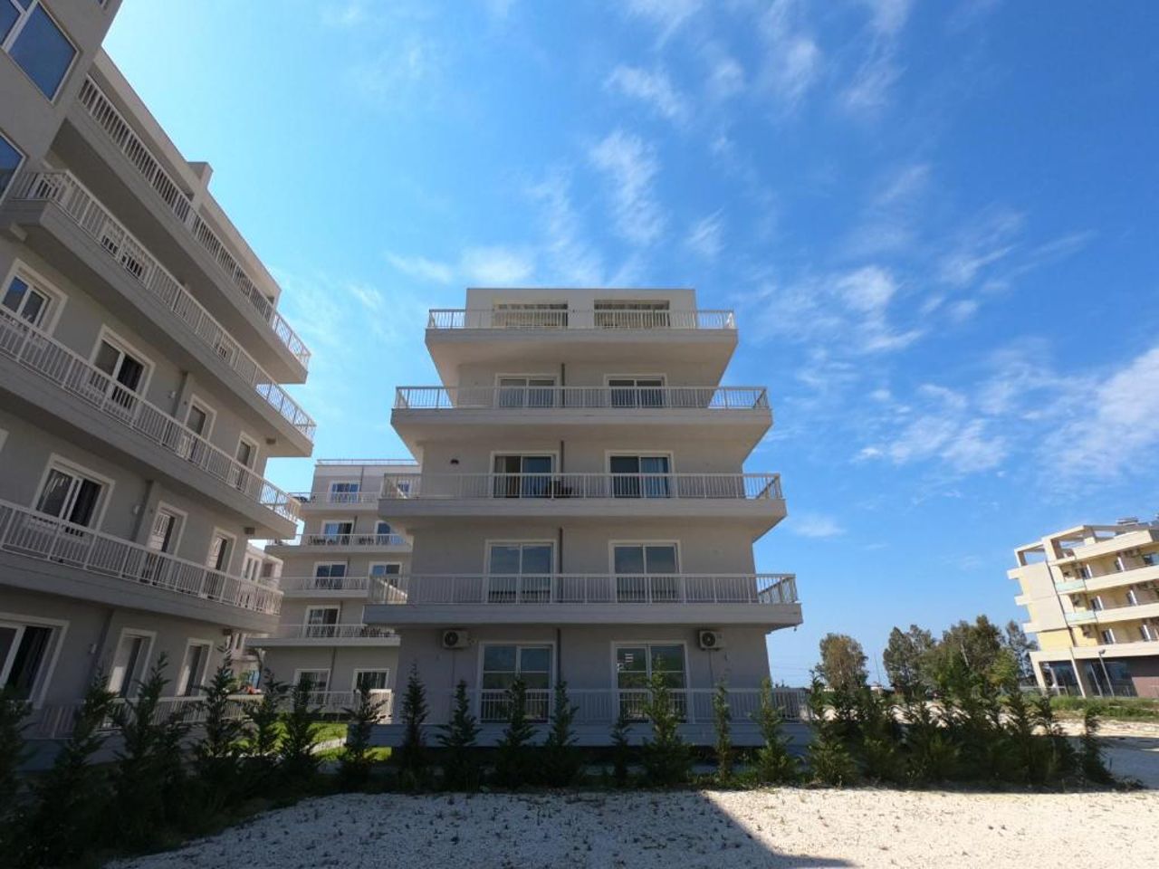 R&I Sea and Mountain View Apartments Radhimë