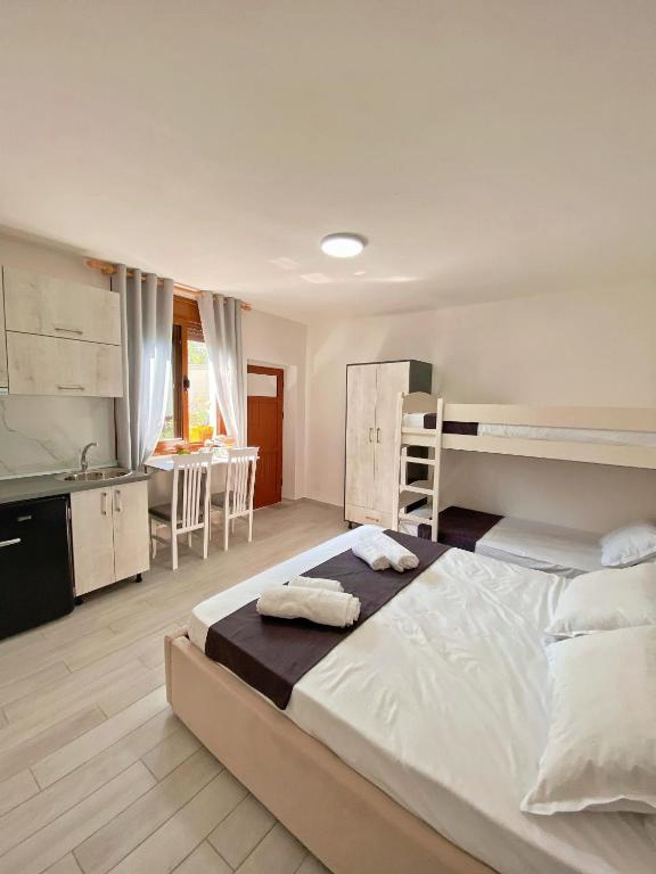 Sunny guest house