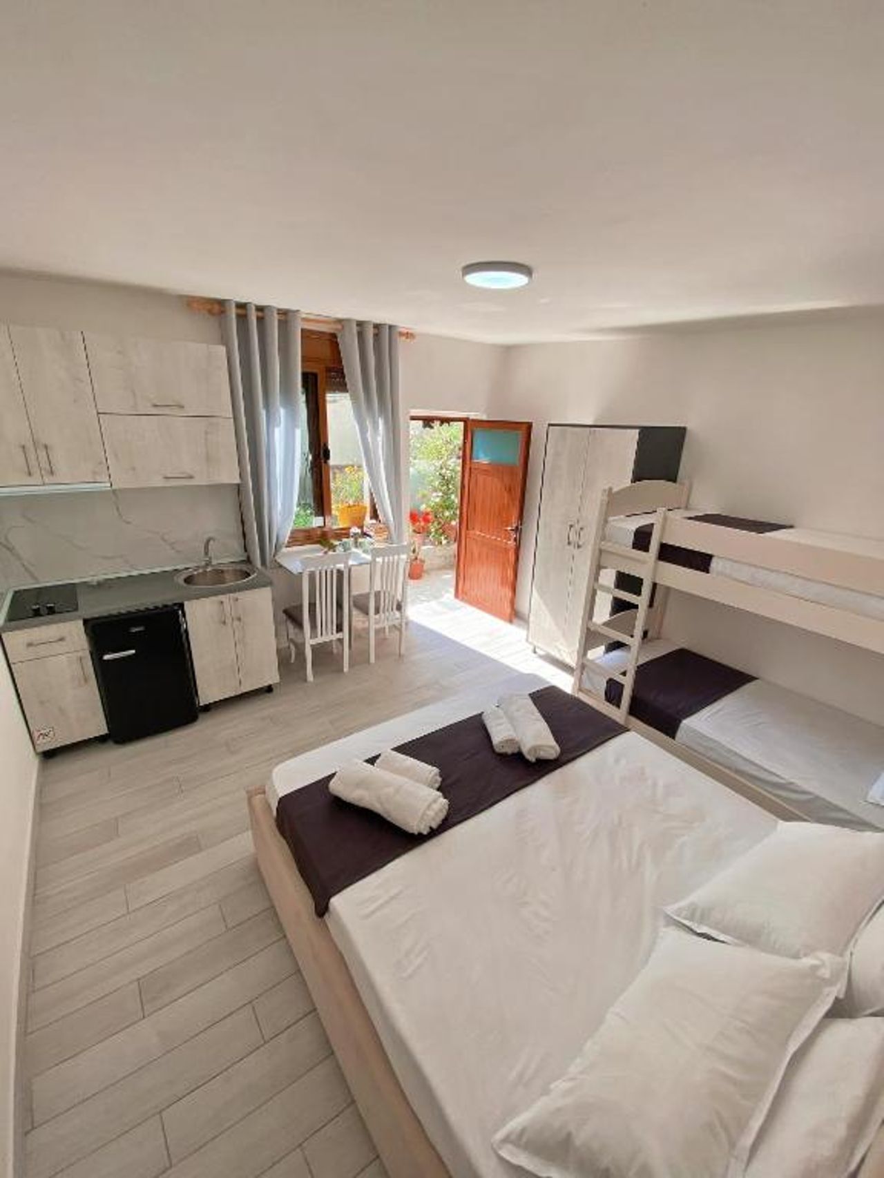 Sunny guest house