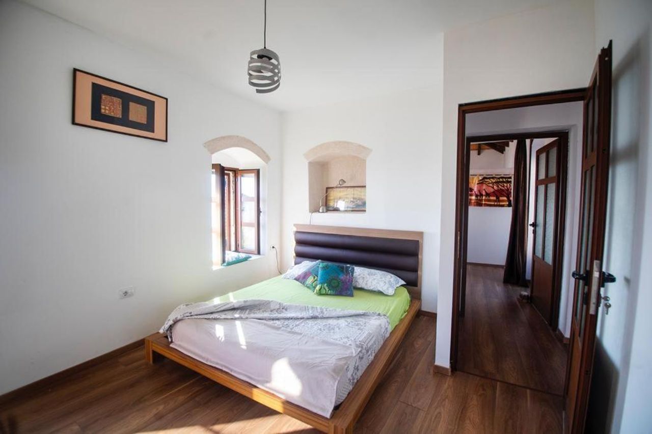 Villa Belvedere, Upper Qeparo