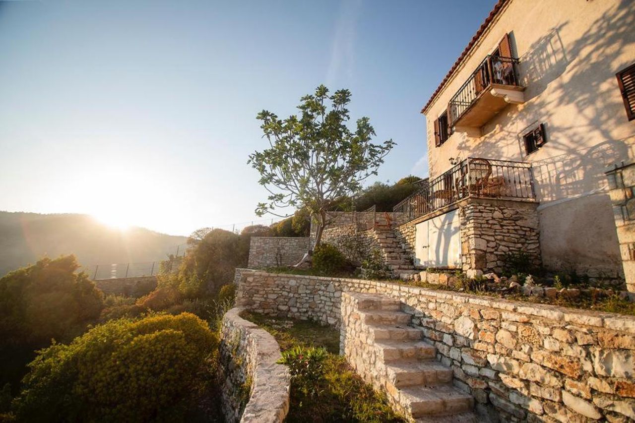 Villa Belvedere, Upper Qeparo