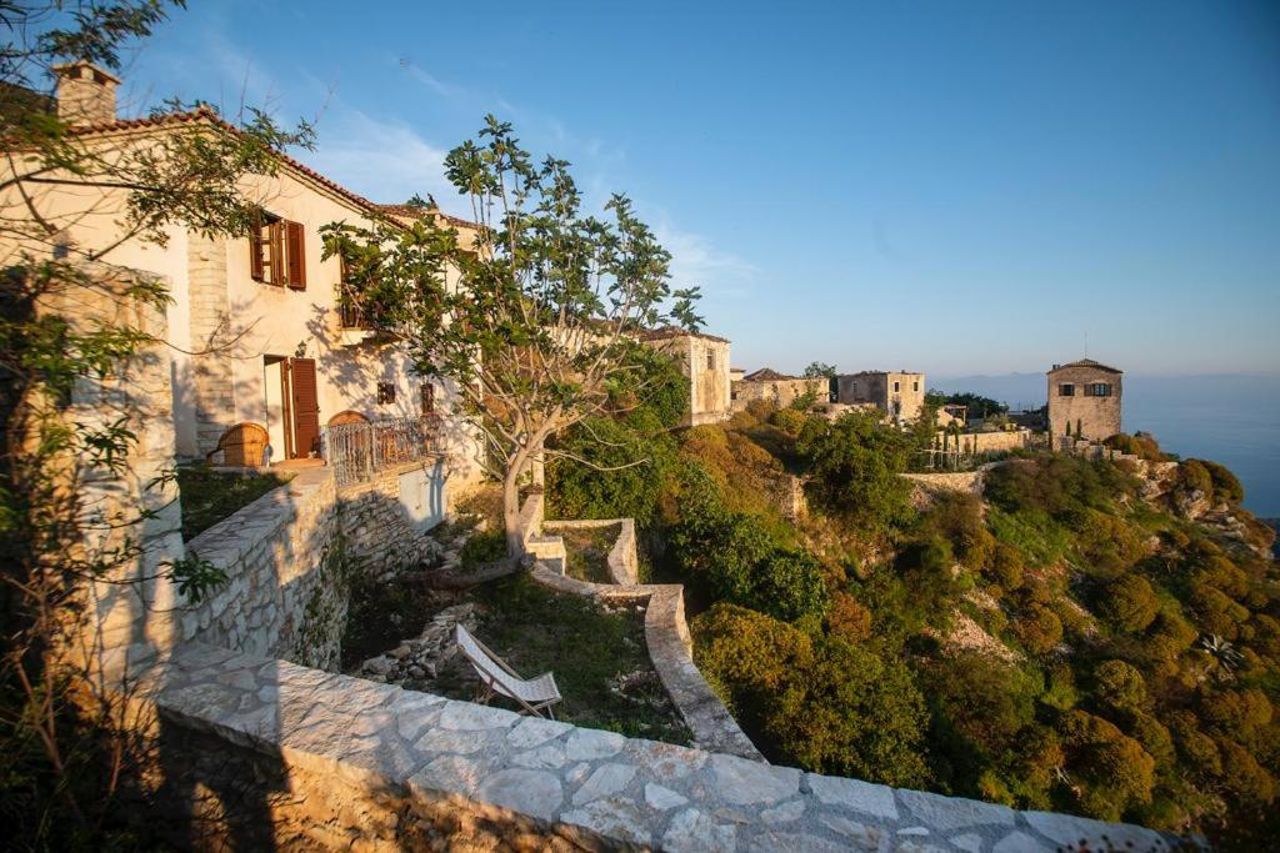 Villa Belvedere, Upper Qeparo