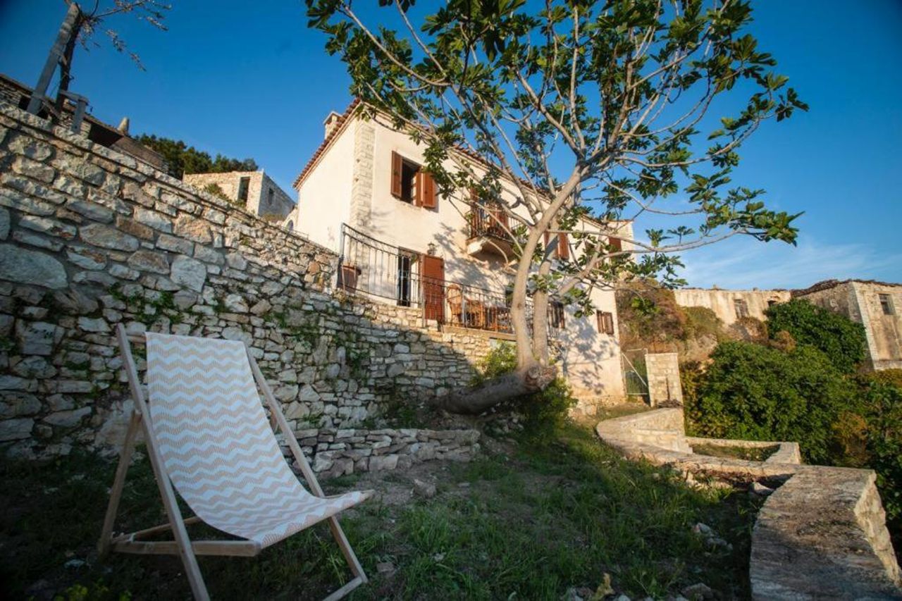 Villa Belvedere, Upper Qeparo
