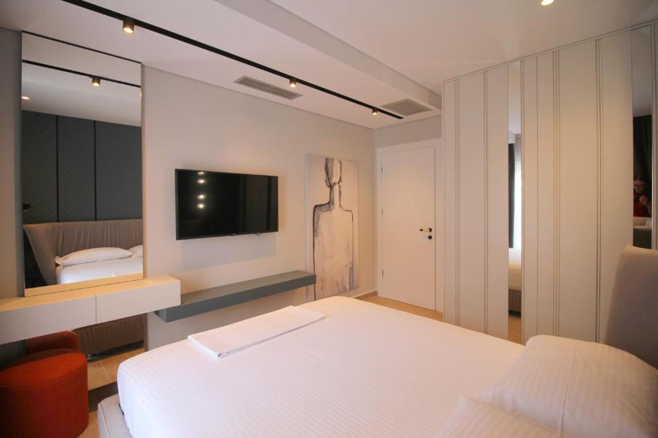 "The View" Luxury Apartments