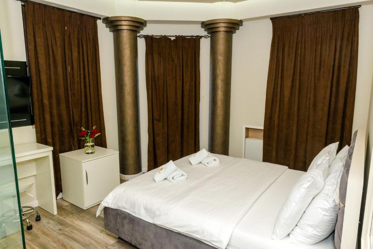 Hotel Pazari & Apartments
