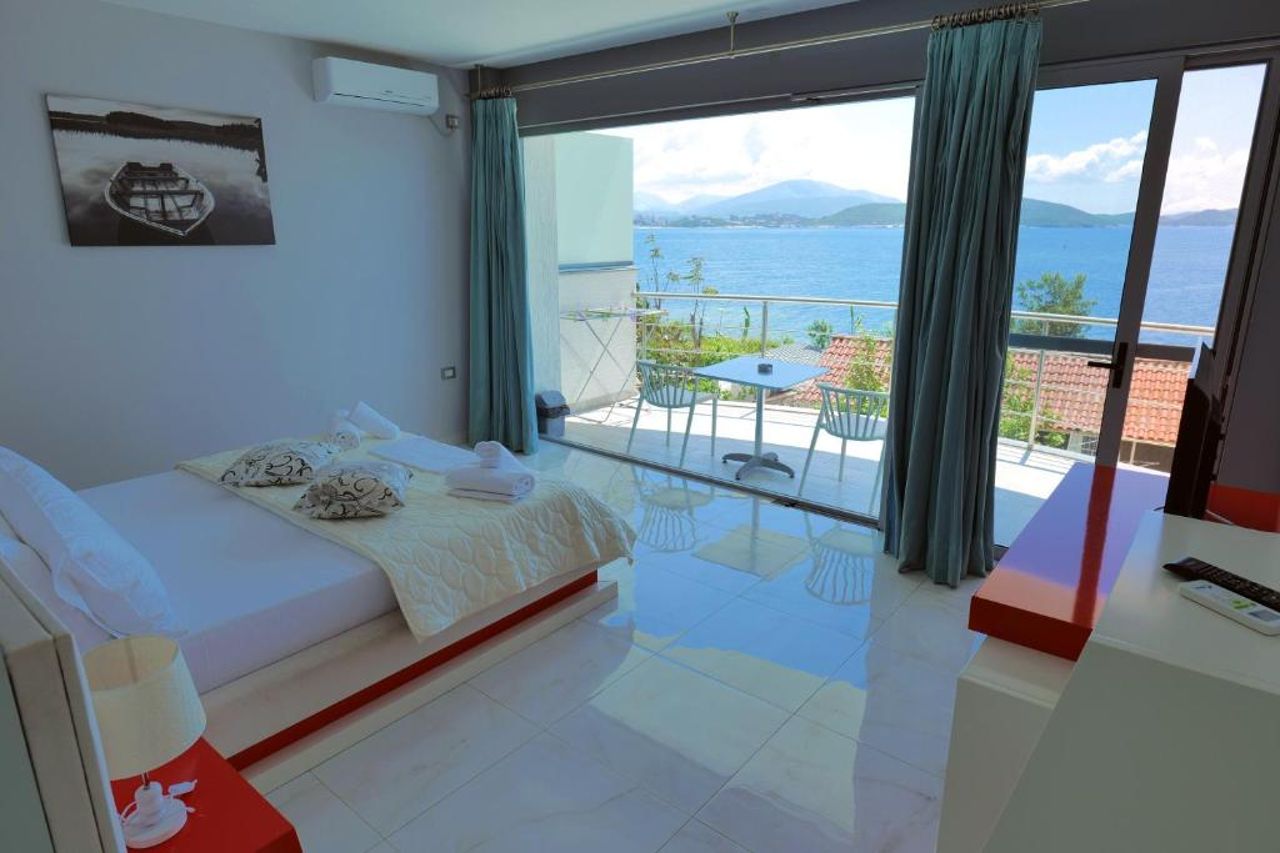 Oceanic Overview Suites