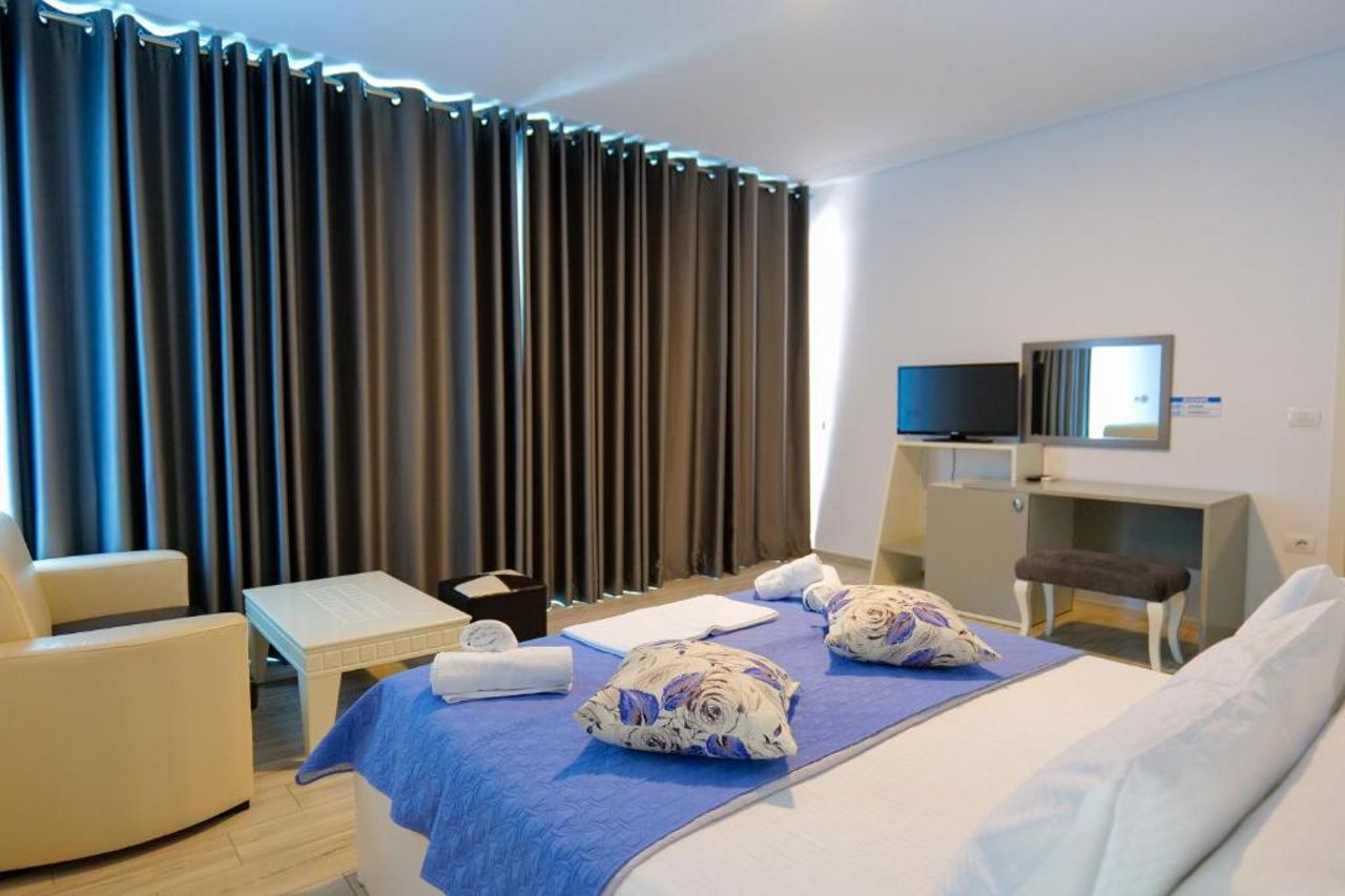 Oceanic Overview Suites