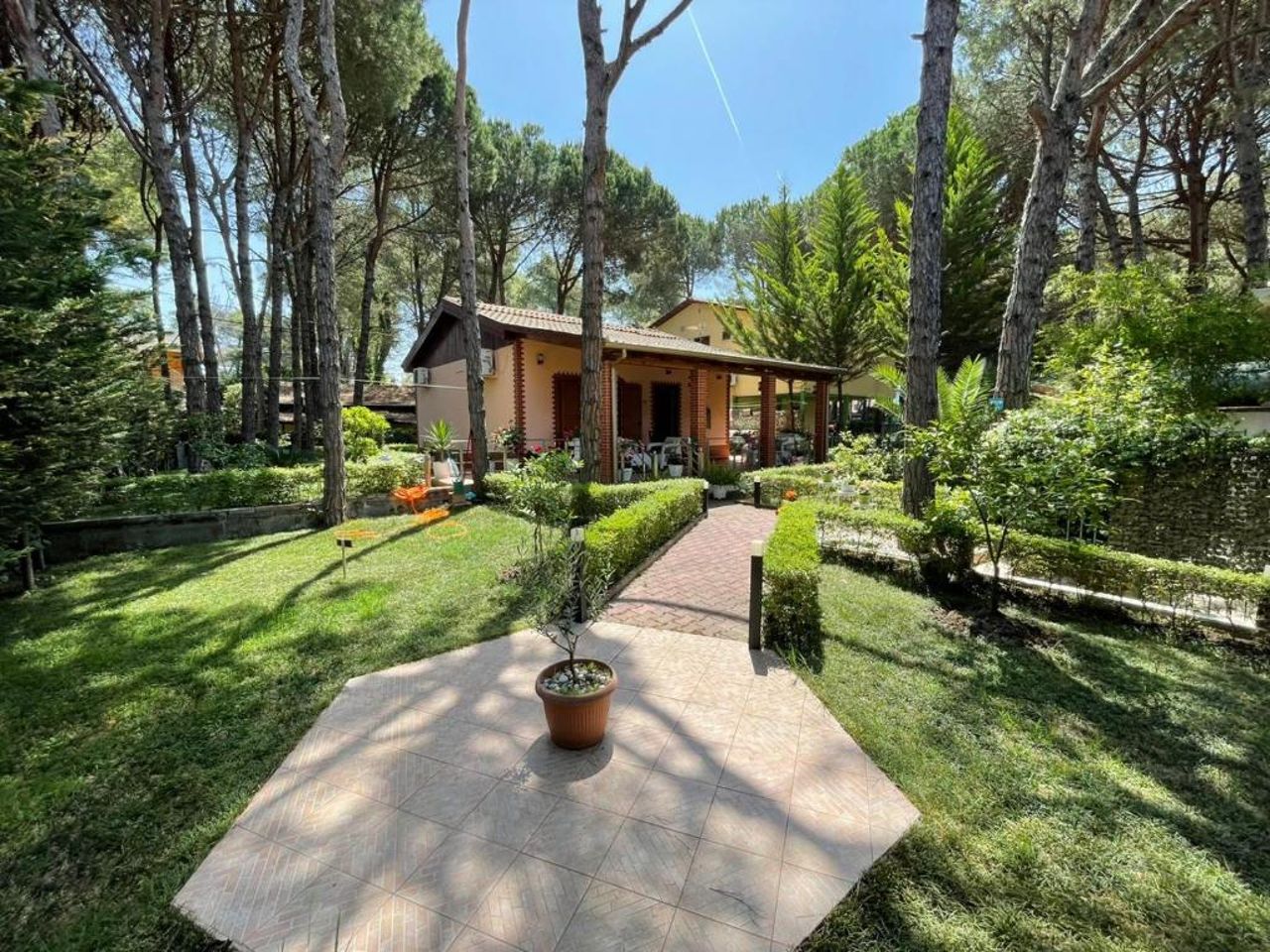 Seafront Villa with a Stunning Garden