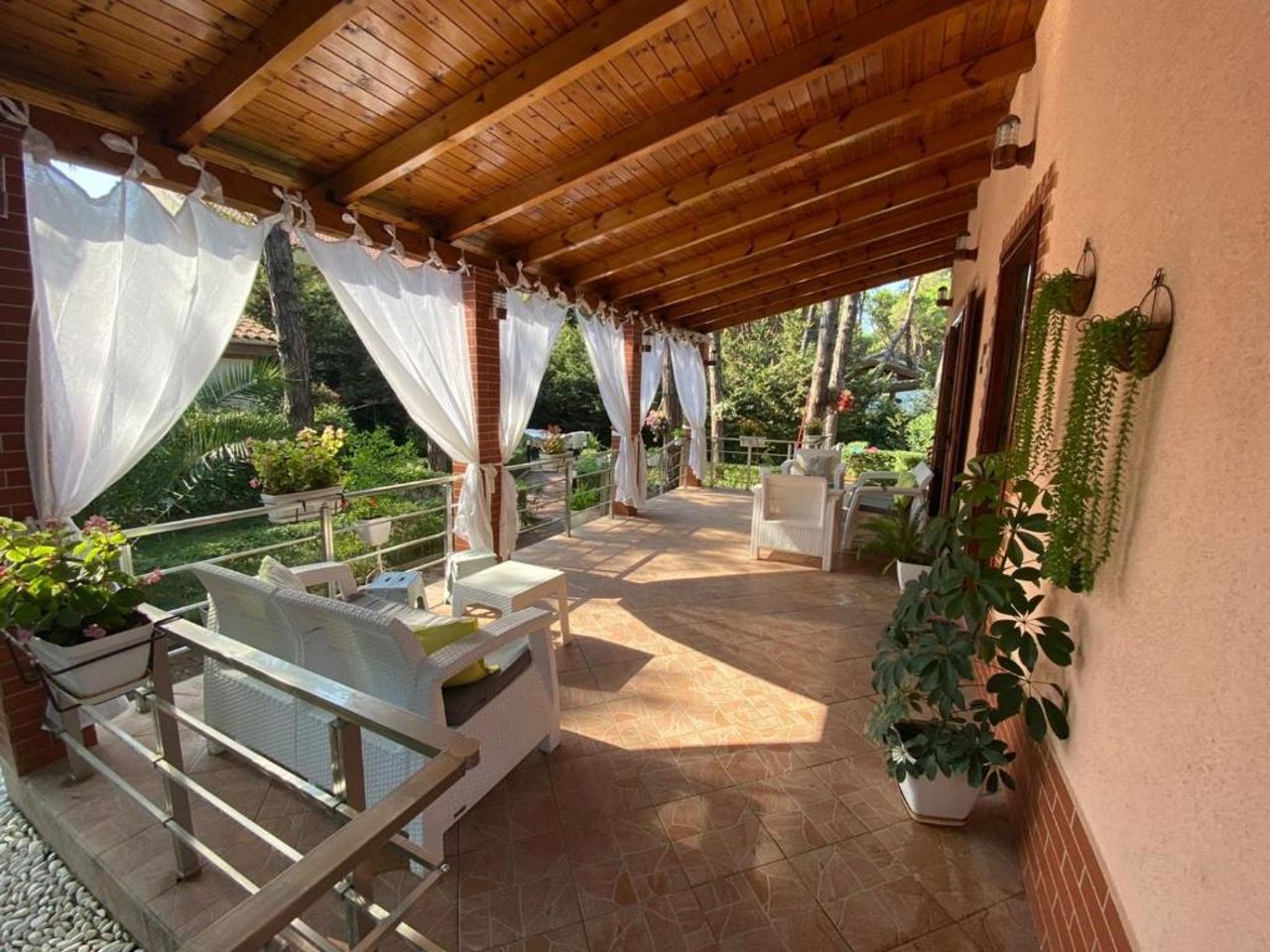 Seafront Villa with a Stunning Garden